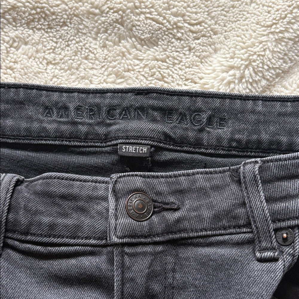 American Eagle Stretch Mom Jeans Sz 8 | High Rise Black Denim AEO - Picture 7 of 12